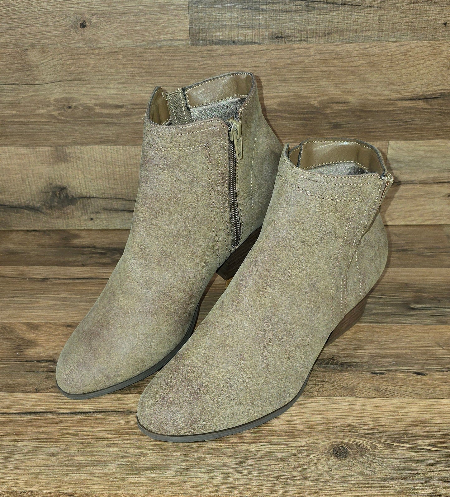 Gleda- Taupe Nubuck