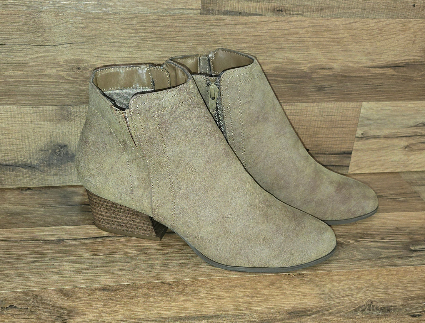 Gleda- Taupe Nubuck