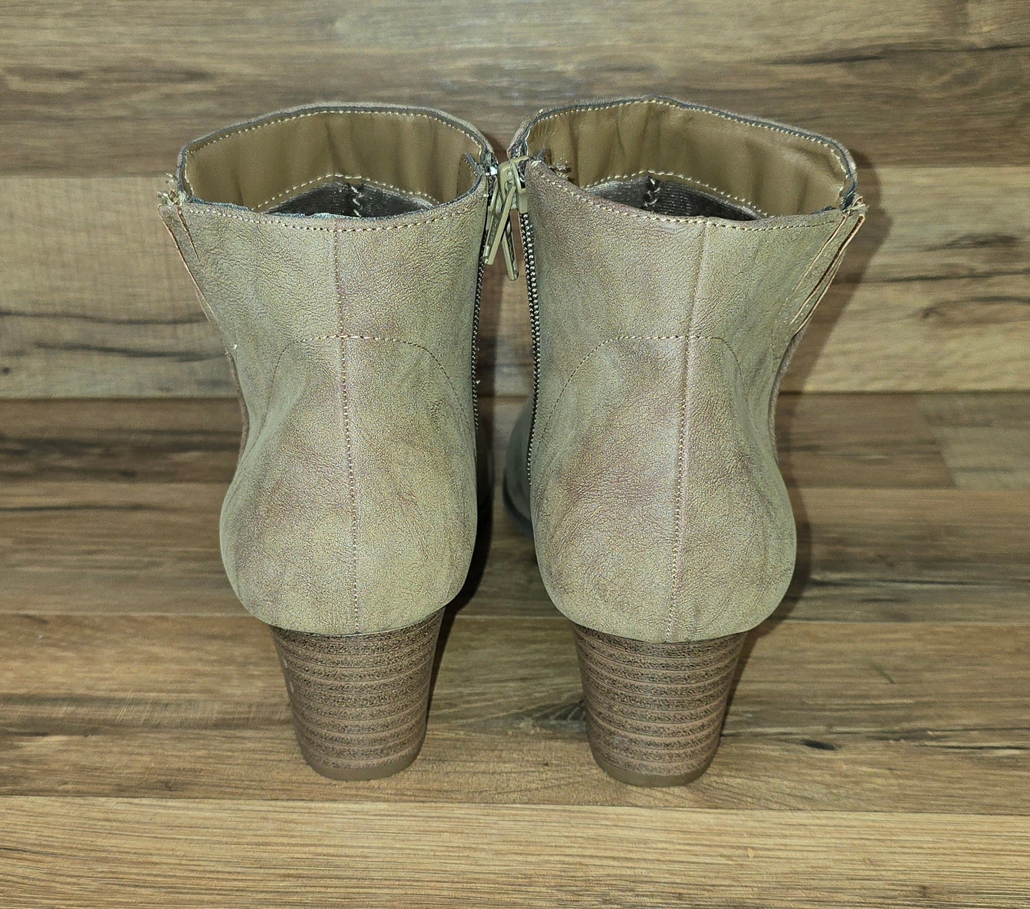 Gleda- Taupe Nubuck