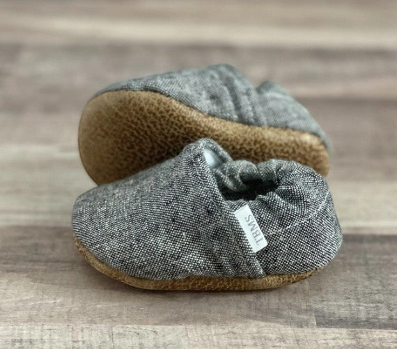 Allen's Bootery grey textured fabric infant crib shoes with soft flexible soles and elasticized ankle for pre-walkers.