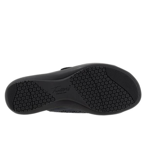 Allen's Bootery Ruthie navy leather slide sandal showing the textured rubberized sole with geometric tread pattern